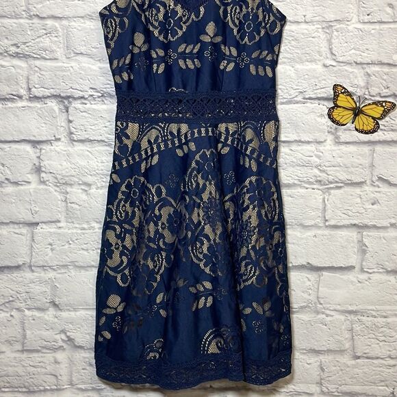 REBELLION Sleeveless Lace Overlay Dress Size Small - Picture 4 of 11